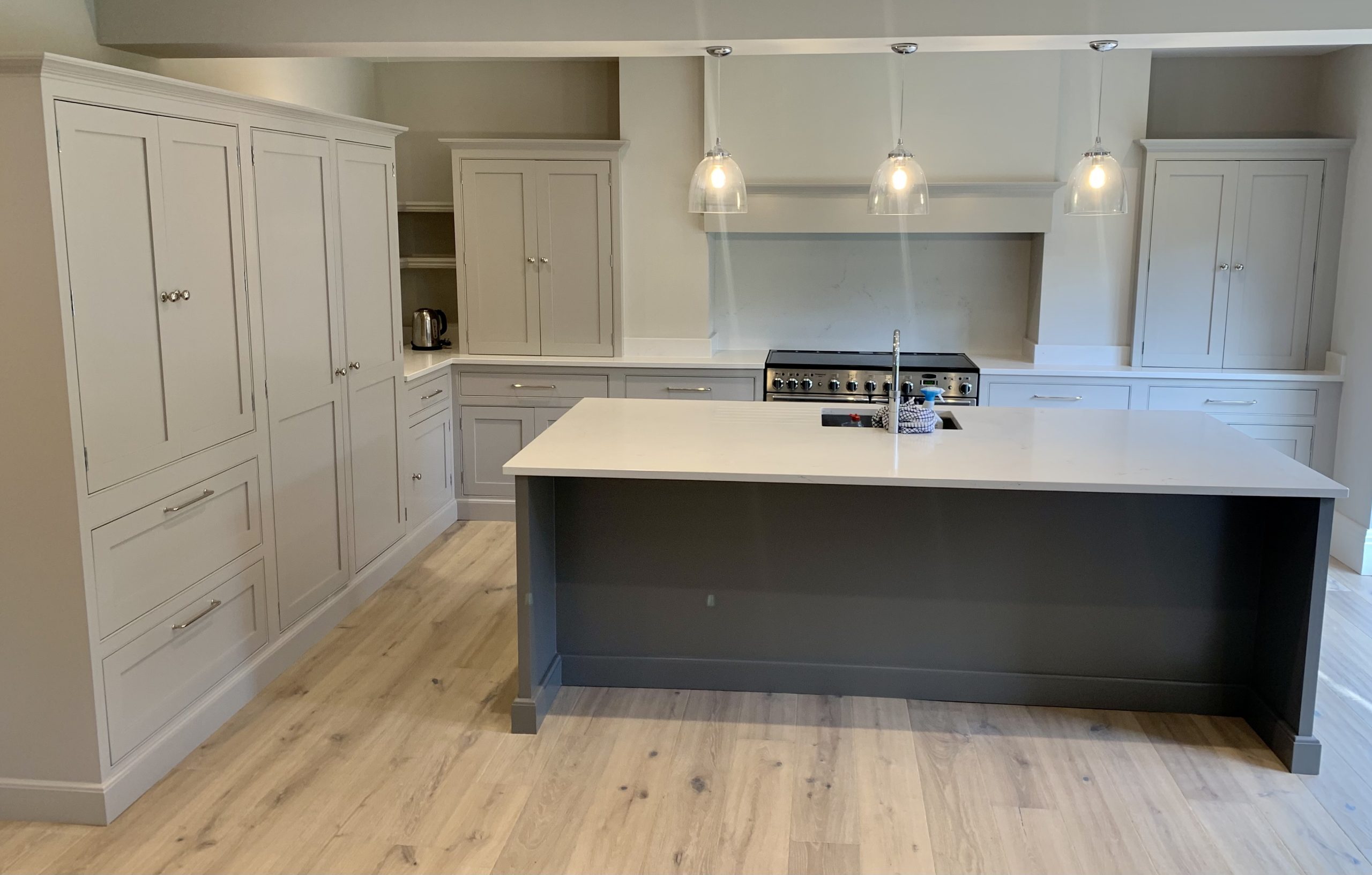 Handmade Kitchens of Christchurch kitchen after hand painting by Traditional Painter