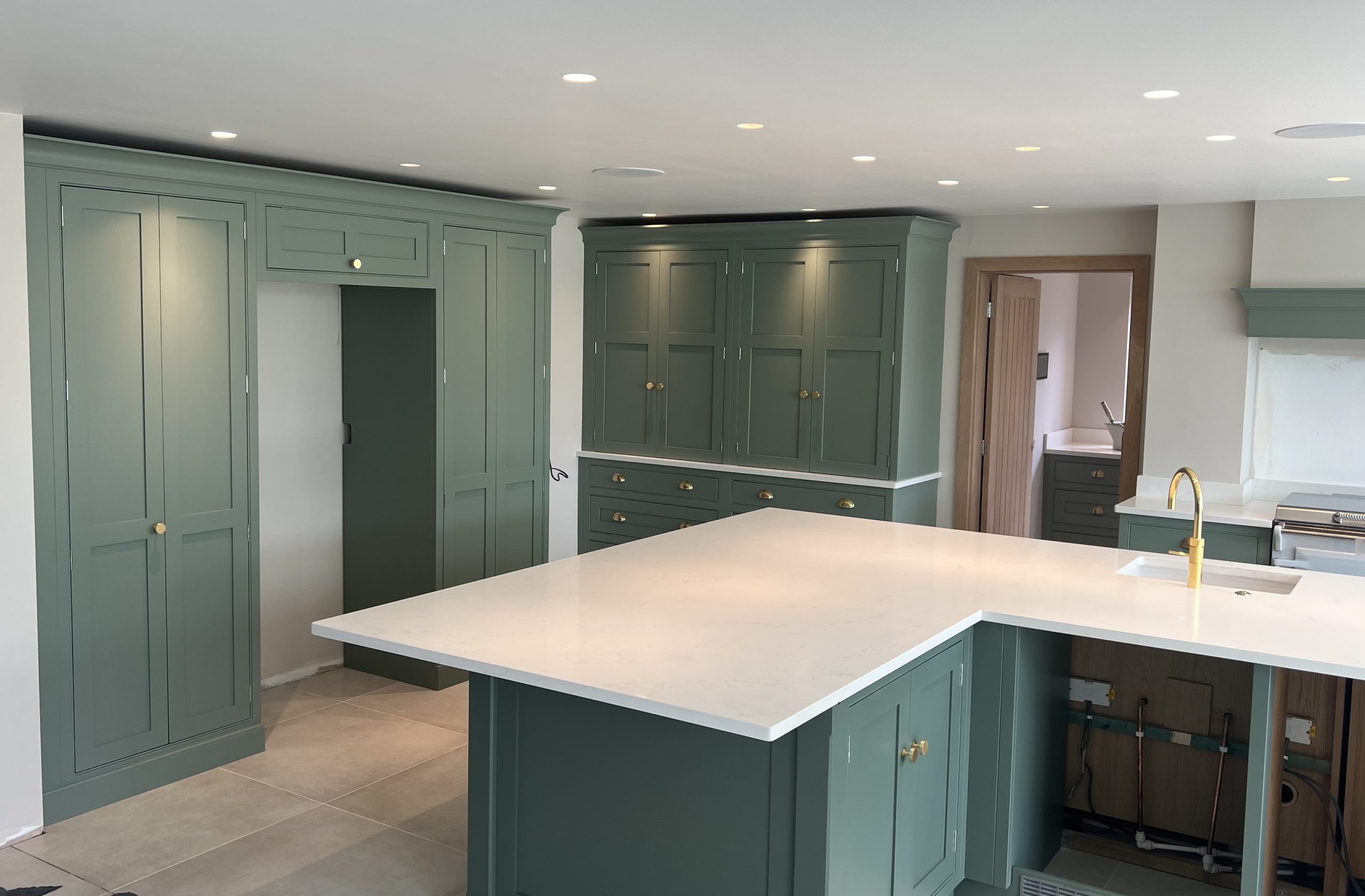 Finished hand painted kitchen by Traditional Painter