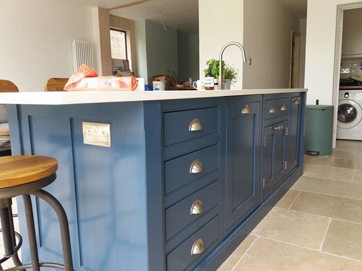 High gloss finish on kitchen island